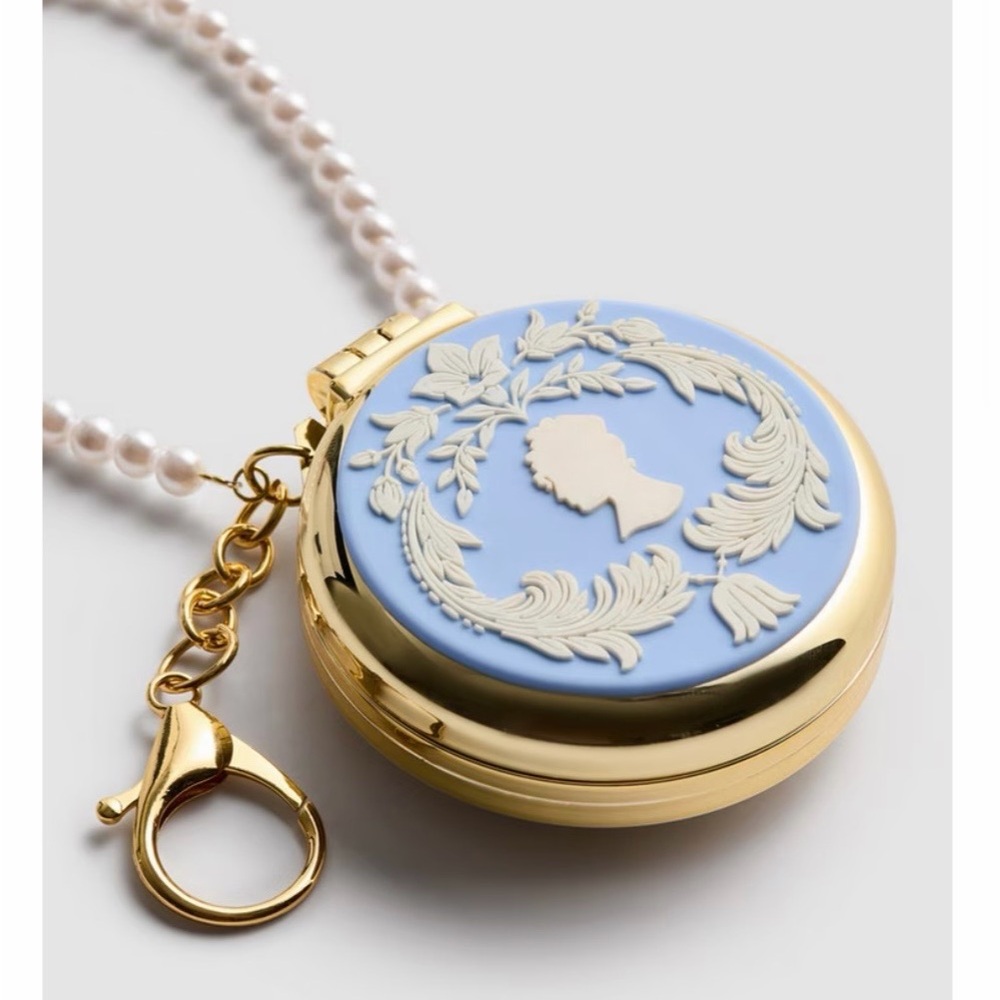Primark Bridgerton Viral Makeup Compact Mirror and brush - Picture 3 of 3